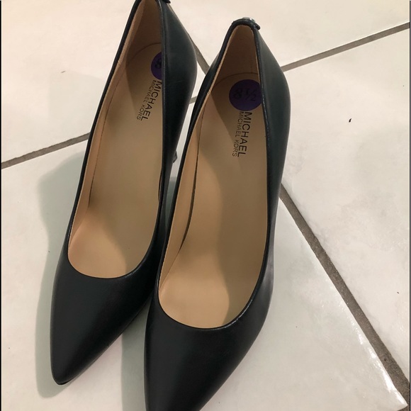 Black Michael Kors heels - Picture 4 of 4